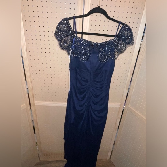 Stunning gorgeous NWT Eureka Gown formal homecoming dress medium Navy - Picture 7 of 8